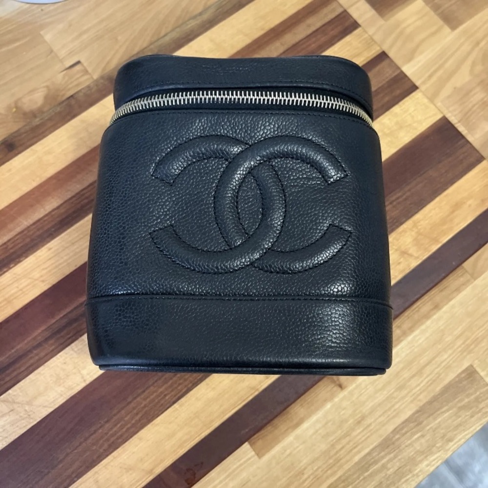 Chanel vintage caviar skin leather tote handbag